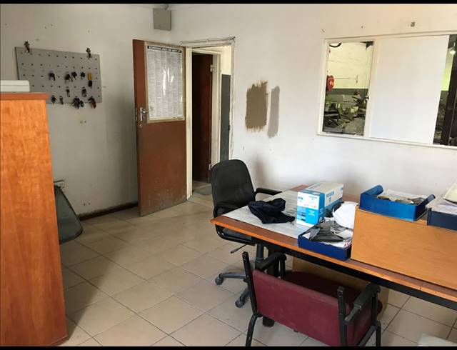 333M² FACTORY TO LET IN PAROW EAST